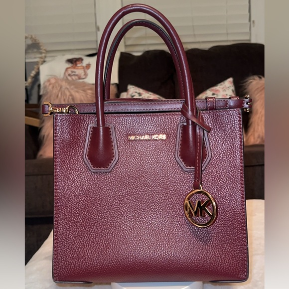 Michael Kors Mercer MD Messenger Crossbody Pebbled Leather Merlot 🍷 - Picture 1 of 15